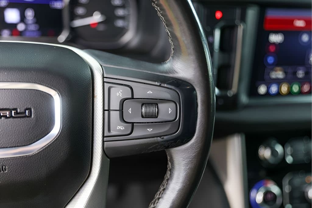 2021 GMC Yukon - Image 15