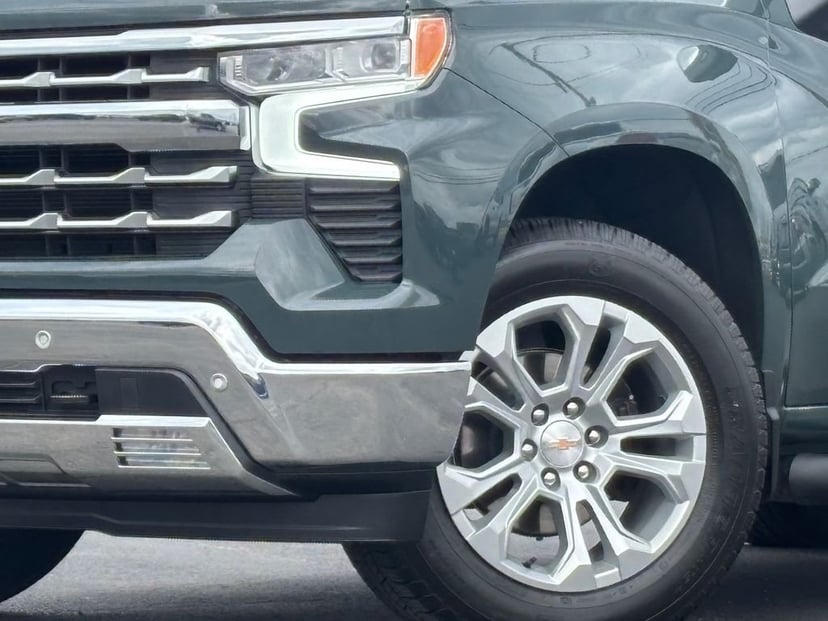 2025 Chevrolet Silverado 1500 - Image 2