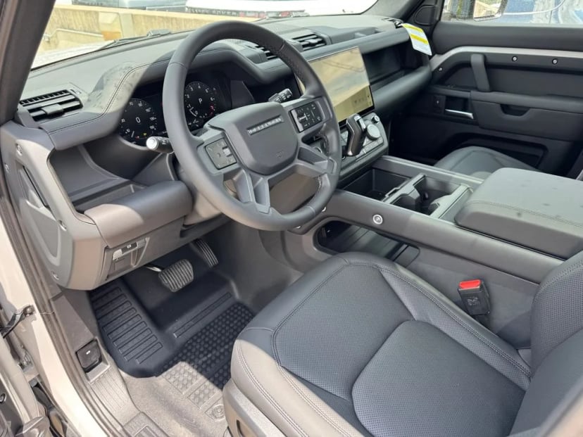 2026 Land Rover Defender 110 - Image 8