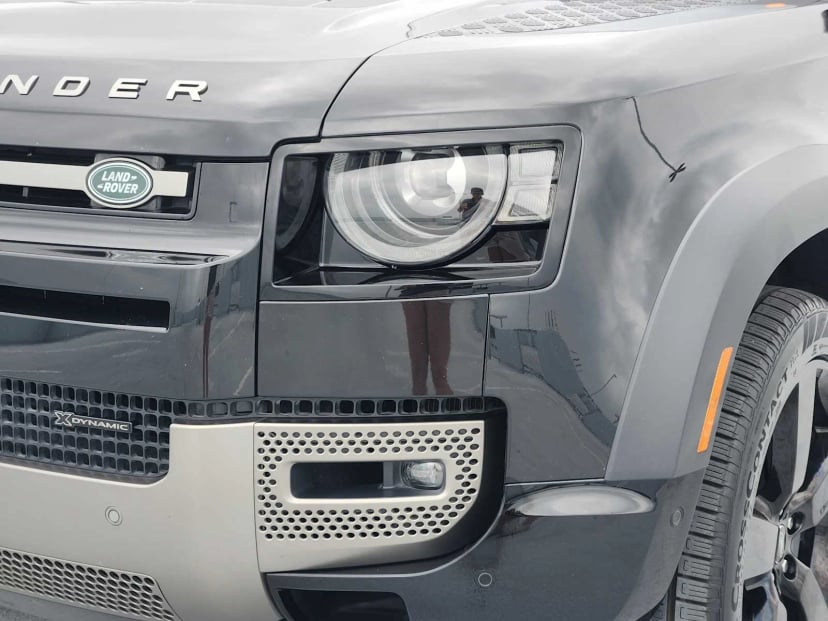 2022 Land Rover Defender - Image 8