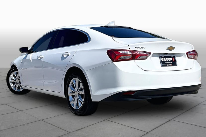 2021 Chevrolet Malibu - Image 12
