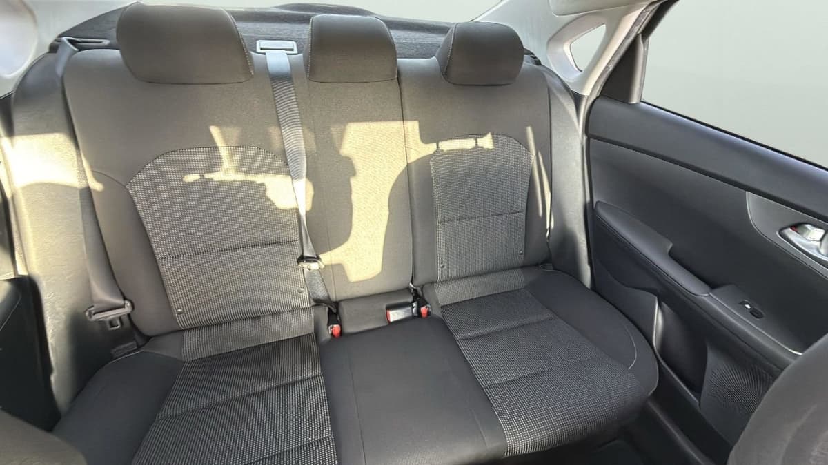 2020 Kia Forte - Image 19