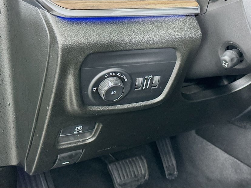 2024 Jeep Grand Cherokee - Image 10