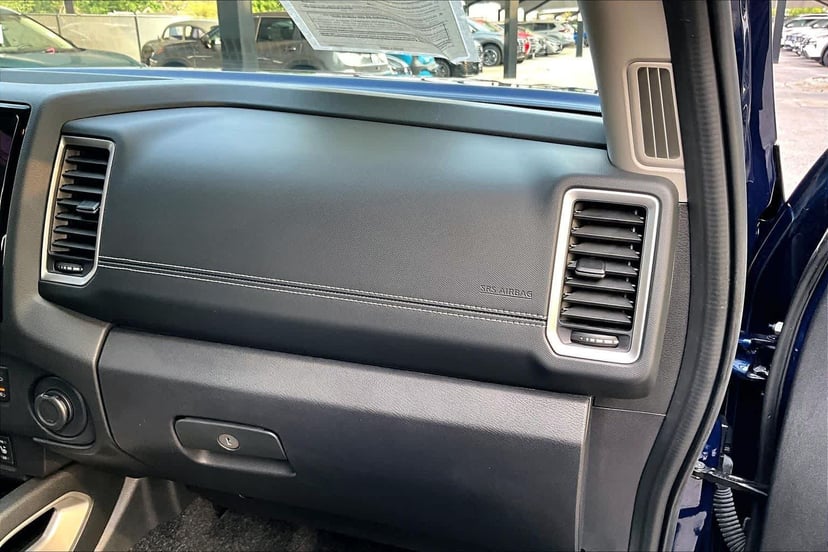 2023 Nissan Frontier - Image 18