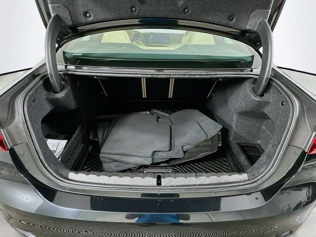 2025 BMW 4 Series - Image 27