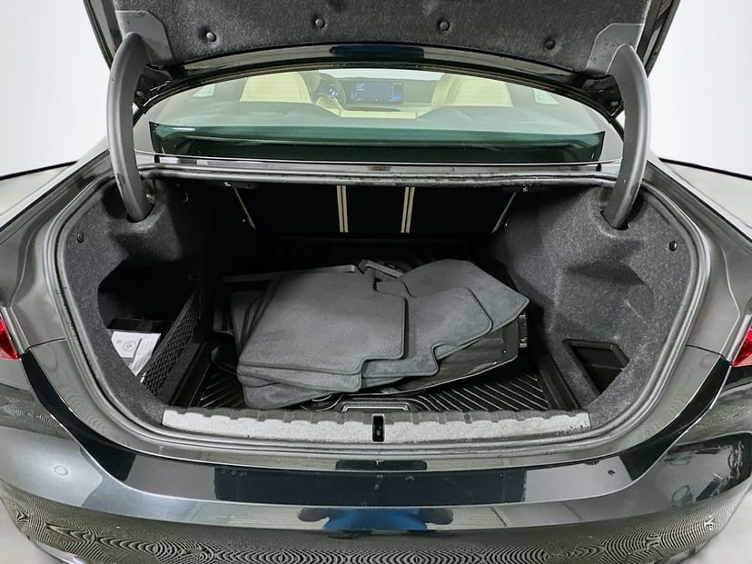 2025 BMW 4 Series - Image 27