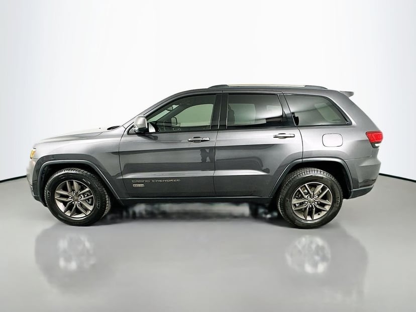2017 Jeep Grand Cherokee - Image 8