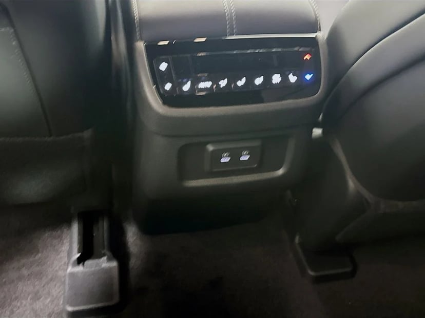 2027 INFINITI QX60 - Image 30