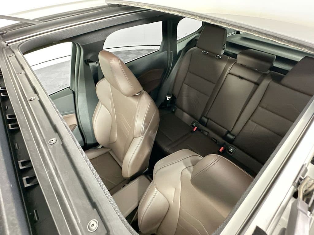 2025 BMW X1 - Image 21