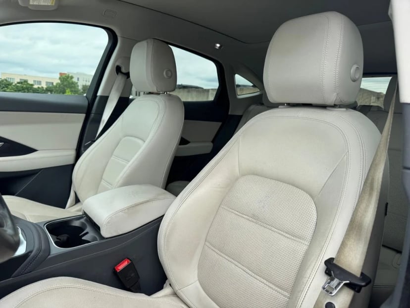 2020 Jaguar E-PACE - Image 15