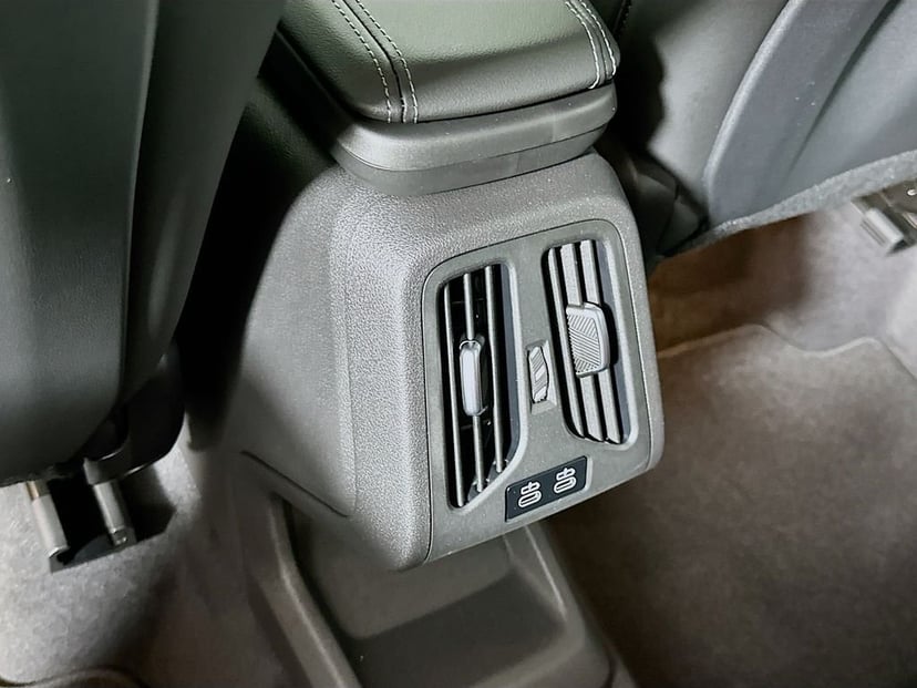2025 BMW X1 - Image 18