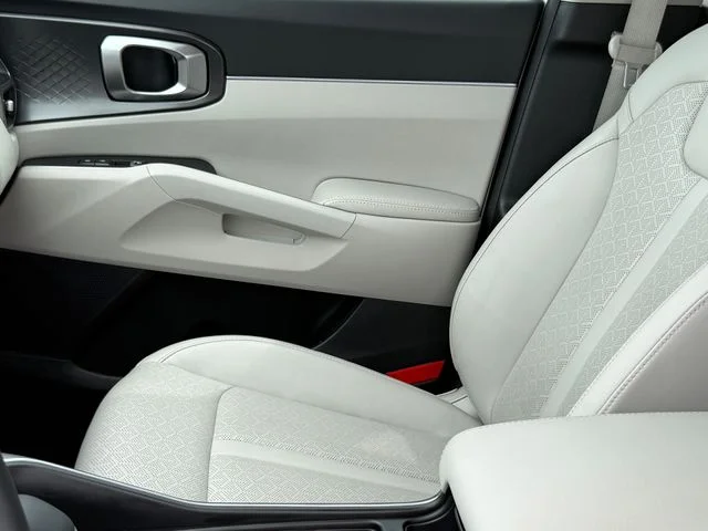 2023 Kia Sorento - Image 13