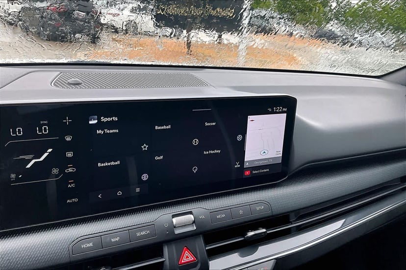 2025 Kia K4 - Image 36