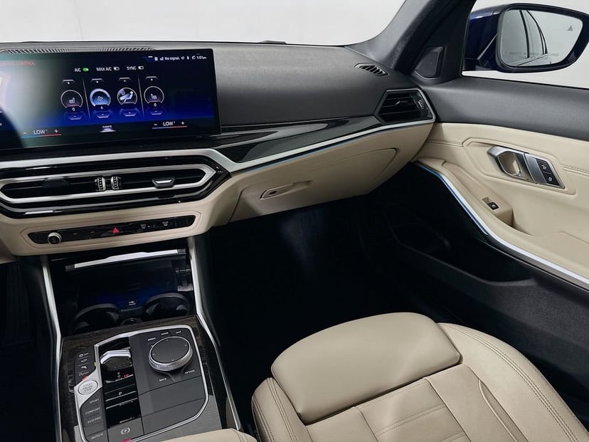 2023 BMW 3 Series - Image 24