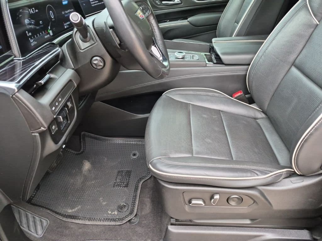 2022 Cadillac Escalade - Image 32