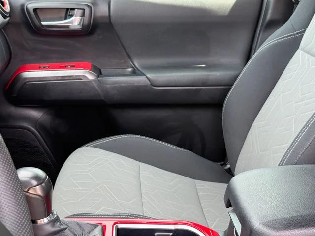 2020 Toyota Tacoma - Image 11