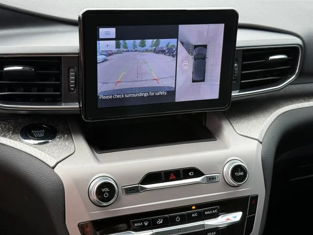 2023 Ford Explorer - Image 22
