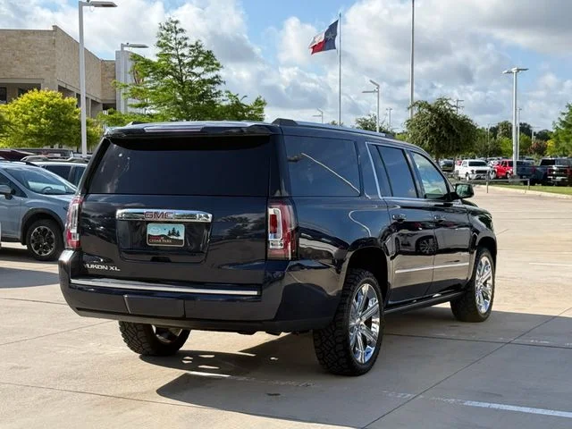 2019 GMC Yukon XL - Image 4