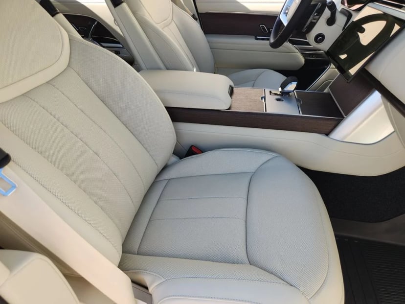 2026 Land Rover Range Rover - Image 9
