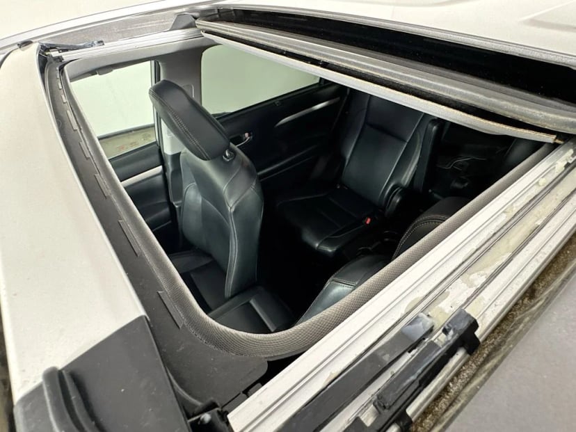2018 Toyota Highlander - Image 26