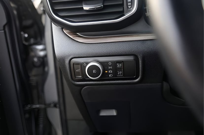 2023 Ford Explorer - Image 18