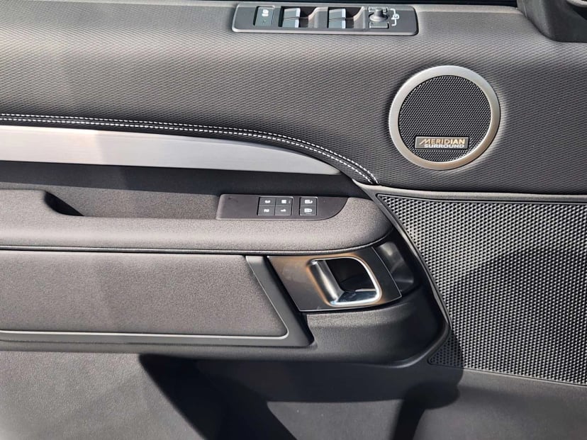 2026 LAND ROVER Discovery - Image 23