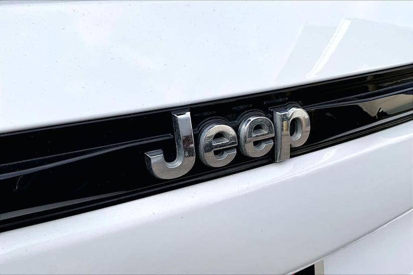 2023 Jeep Grand Cherokee - Image 30