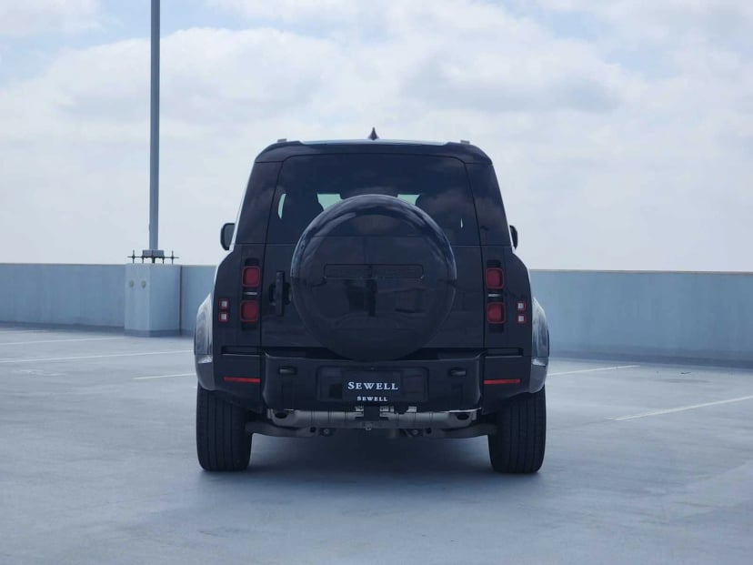 2024 Land Rover Defender - Image 6