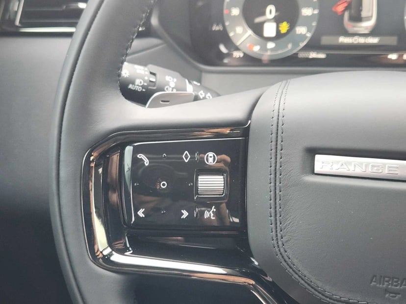 2026 LAND ROVER Range Rover Velar - Image 28