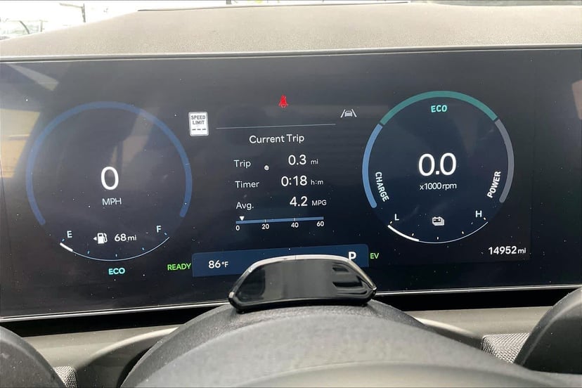 2025 Hyundai Tucson Hybrid - Image 26