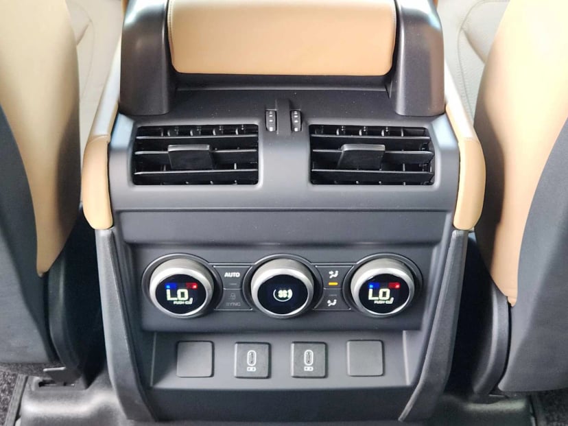 2026 LAND ROVER Defender 110 - Image 31