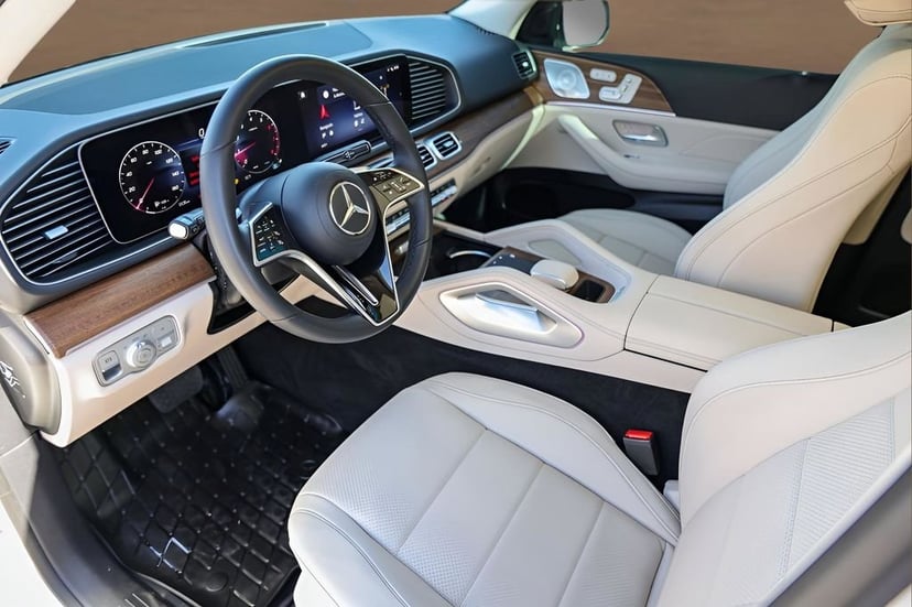 2025 Mercedes-Benz GLE - Image 9