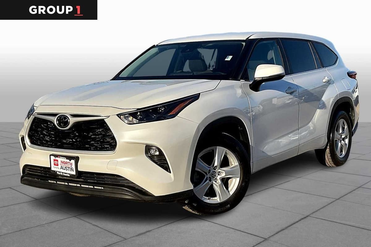 2023 Toyota Highlander - Image 1