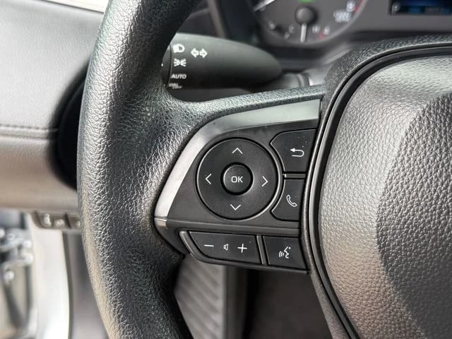 2025 Toyota Corolla Cross - Image 17