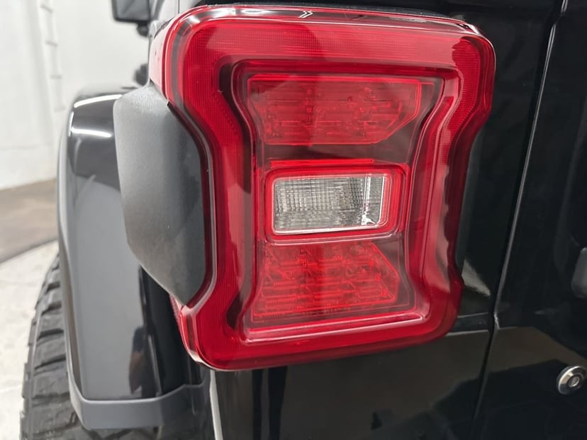 2019 Jeep Wrangler - Image 25