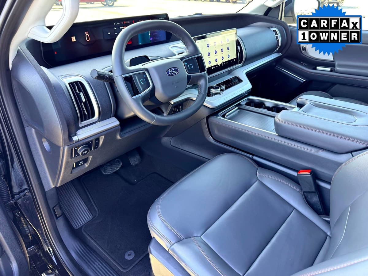 2025 Ford Expedition - Image 13