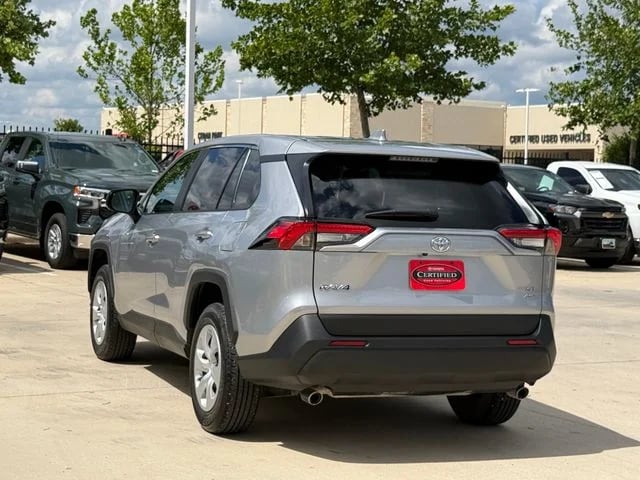 2025 Toyota RAV4 - Image 4