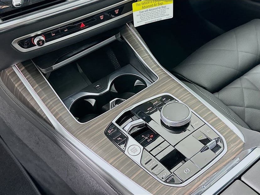 2026 BMW X7 - Image 15