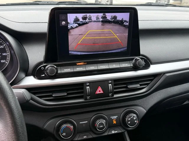 2023 Kia Forte - Image 19