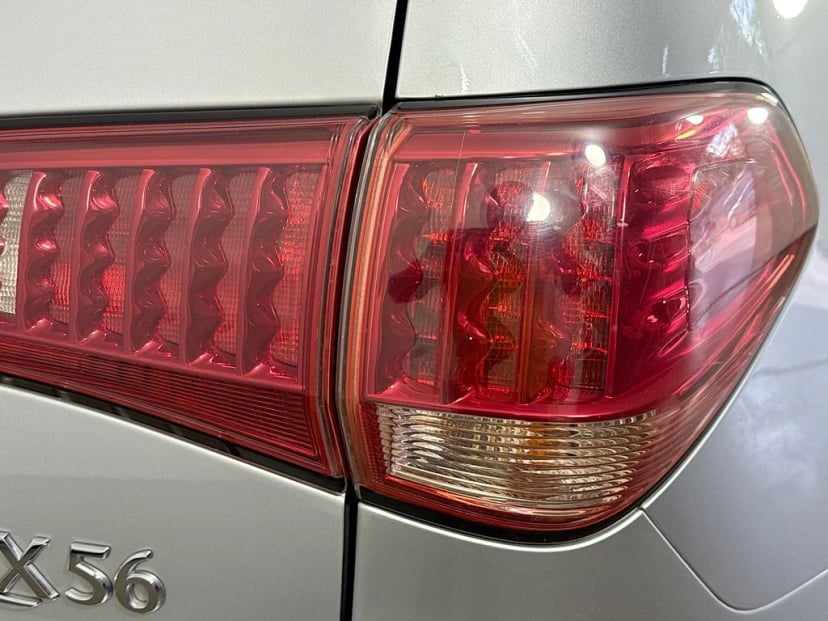 2012 INFINITI QX56 - Image 35