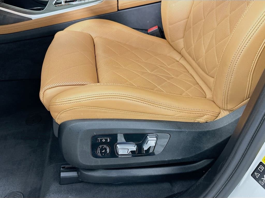 2023 BMW X7 - Image 15