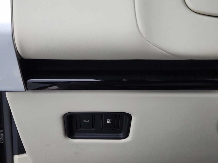 2026 LAND ROVER Range Rover - Image 19