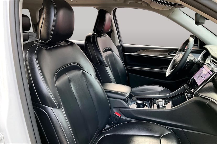 2023 Jeep Grand Cherokee - Image 9