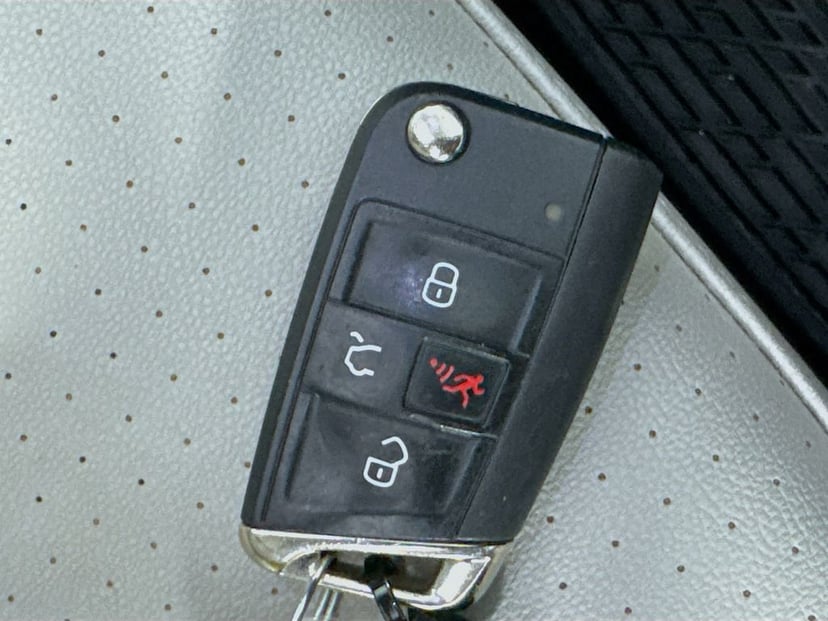 2019 Volkswagen Tiguan - Image 39
