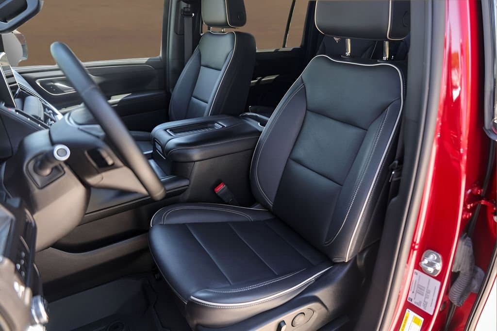 2023 GMC Yukon XL - Image 7