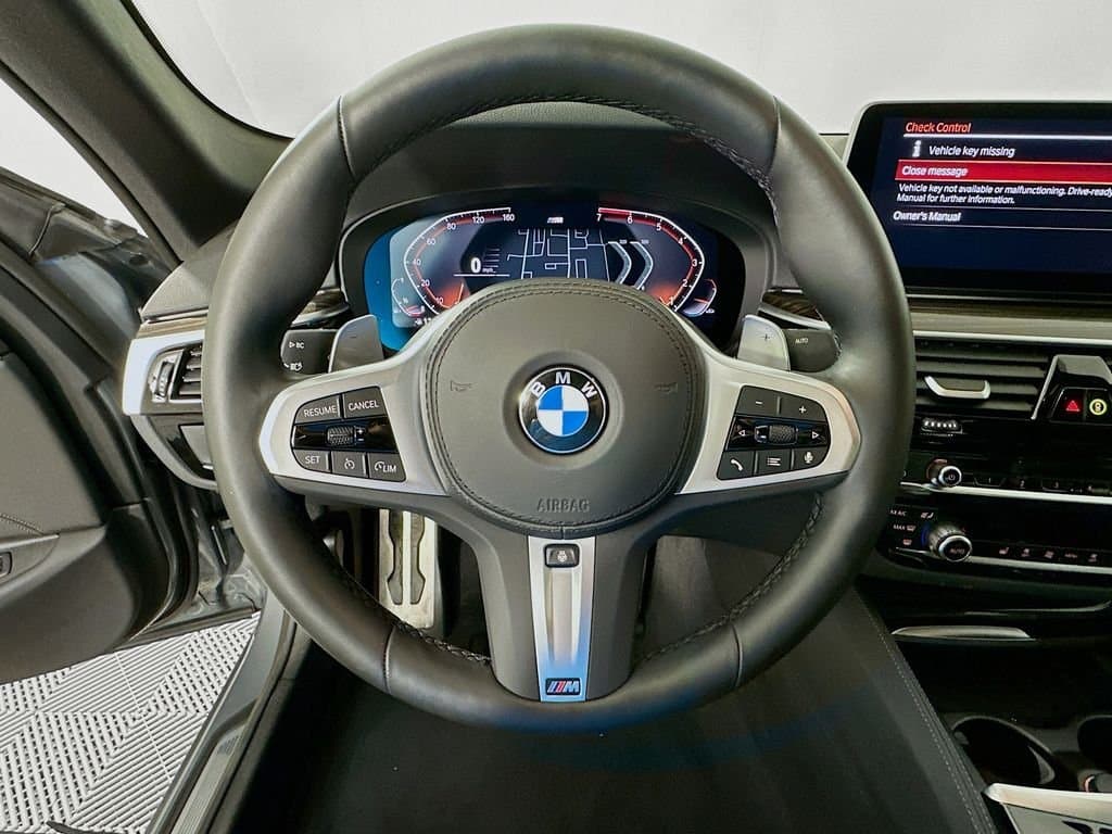 2023 BMW 5 Series - Image 11