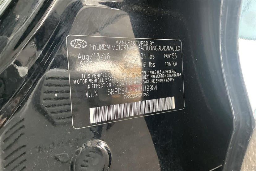 2017 Hyundai Elantra - Image 34