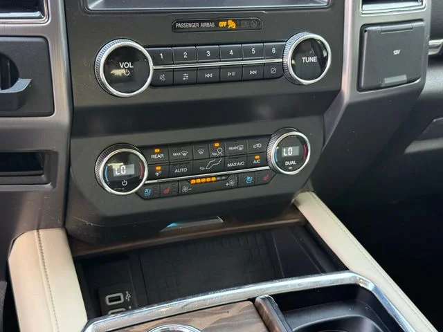 2019 Ford Expedition - Image 18