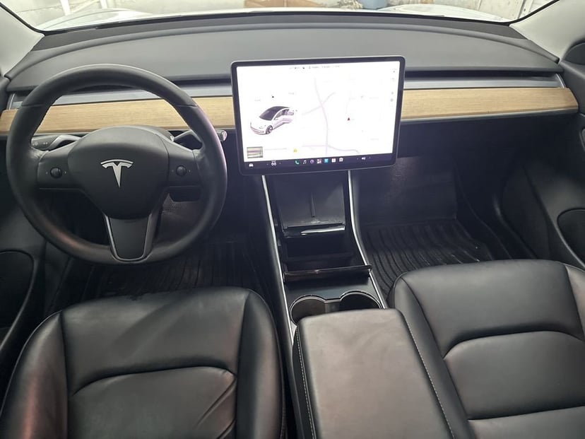 2019 Tesla Model 3 - Image 16