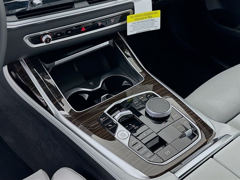 2026 BMW X7 - Image 15